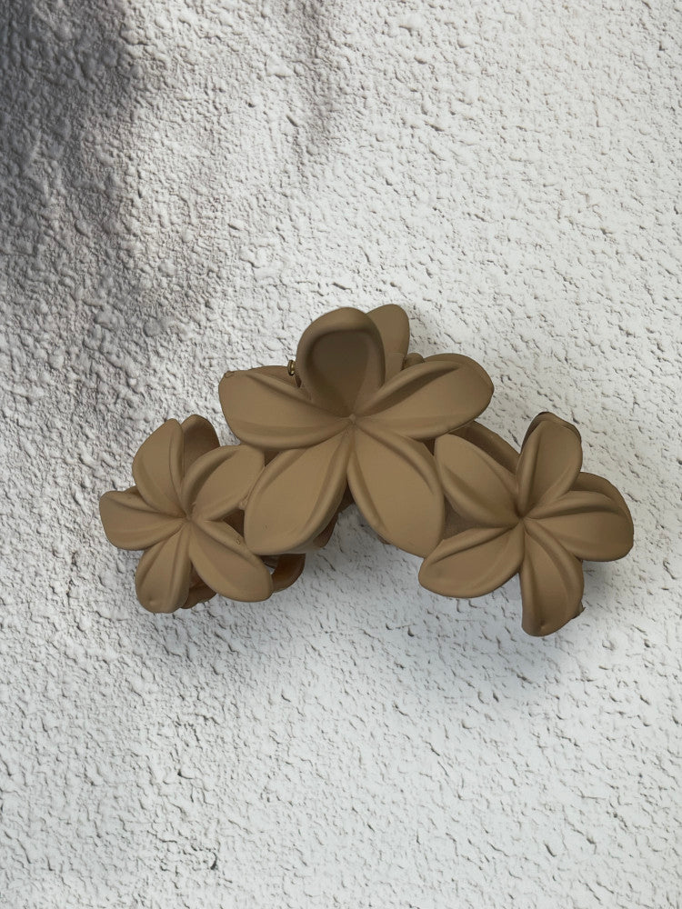 Claw Clip - Frangipani Flower Trio - Coffee